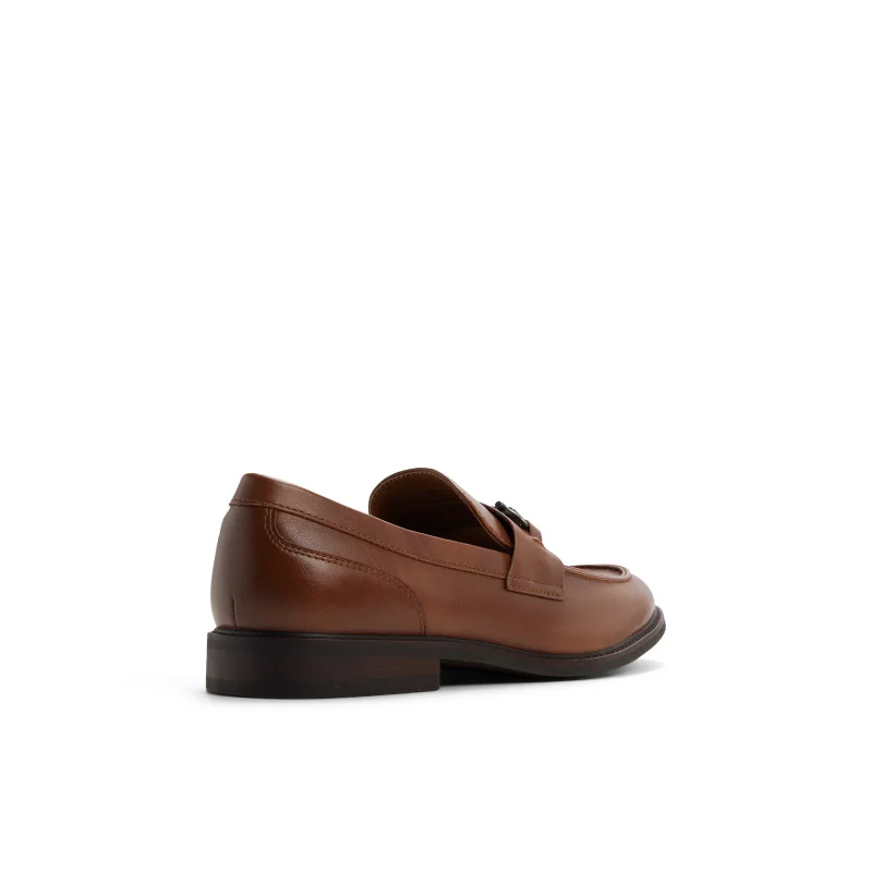 كول ات سبرنج PORTOLA Solid Metal Detail Loafers
